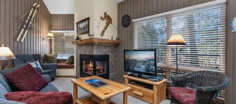 Mt. Bachelor Village Escape: Hot Tub, Pool, Fireplace & Central Bend Location