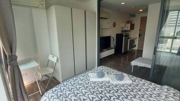 1 bedroom, iron/ironing board, free WiFi, bed sheets