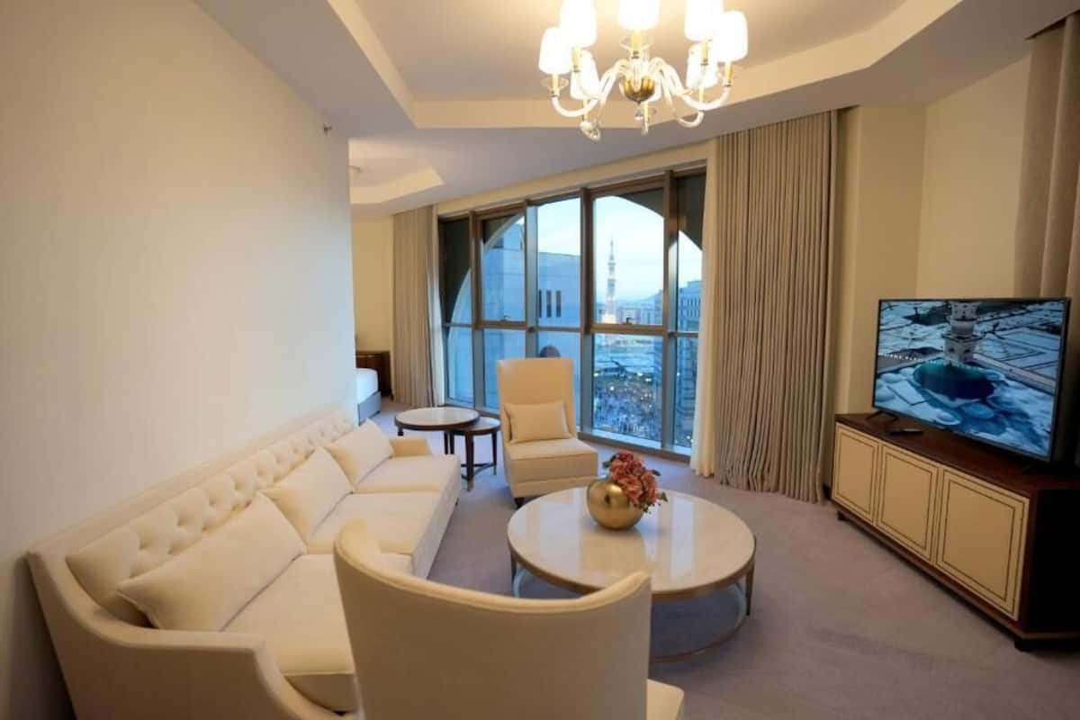 1 bedroom, free cots/infant beds, free WiFi, bed sheets