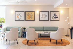 Khu tiếp khách ở sảnh