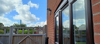 Merchant's Nook  1 bedroom property and private garden in Upton, Broadland