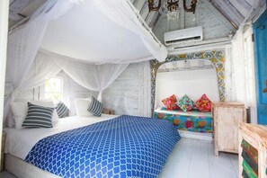 1 dormitorio, tabla de planchar con plancha, wifi y ropa de cama
