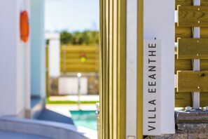 Outdoor pool, a heated pool - Villa Eeanthe, Exclusive Villa with Private Beach Facilities (rethymno)