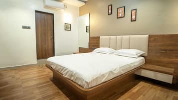 Deluxe Room | Rollaway beds, free WiFi, bed sheets