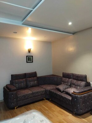 Habitació superior | Llits addicionals, wifi gratuïta i roba de llit 