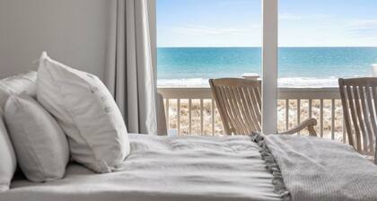 Amazing Grace #189 Oceanfront Luxurious Home, Sleeps 22, Hot Tub & Game Room!