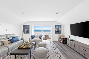 Smart-TV, videospill, fotballspill og bordtennis