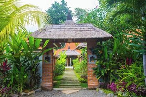Property grounds - Charming 1BR Boutique Villa with Private Pool (Bali)