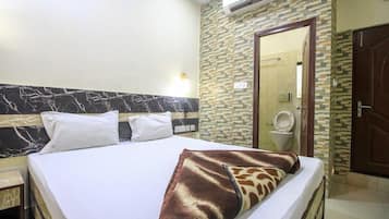 Deluxe Double Room | 2 bedrooms, free WiFi