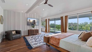 House | 4 bedrooms, desk, Internet - Luxurious Modern Retreat With Private Pool Patio (Austin)
