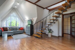 Appartement, balcon | Salle de séjour