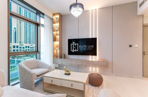 Apartment - Elite LUX Holiday Homes - Dubai Creek Oasis 2BR Luxe w Burj View (Dubai)