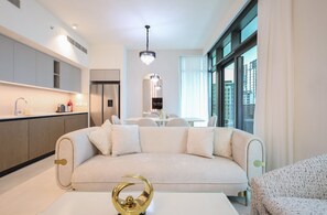 2 bedrooms, Internet - Elite LUX Holiday Homes - Dubai Creek Oasis 2BR Luxe w Burj View (Dubai)