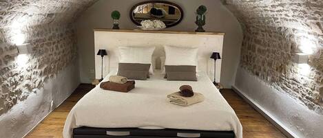 1 dormitorio, tabla de planchar con plancha, wifi gratis y ropa de cama