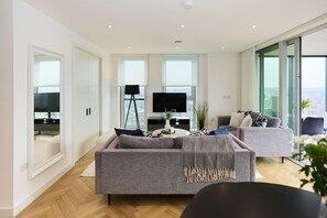 Apartment | 3 bedrooms - The Southwark Heights -modern 3-bedroom Flat With City Views (London)