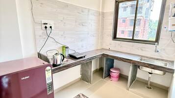 家庭公寓 | 私人廚房 | 電冰箱、微波爐、鍋具/餐盤/廚房用品