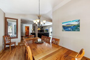 Interior - Lupine Lodge - Forested 3BR, BBQ, Hiking (South Lake Tahoe)