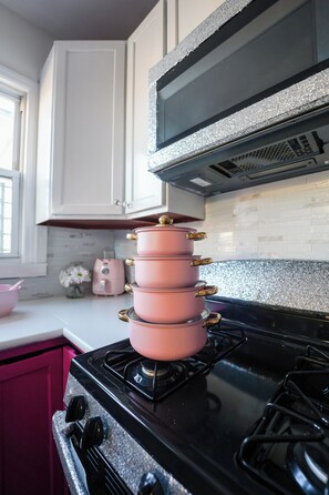 Private kitchen - Spacious 4-bedroom apartment in charming East Orange with AC (East Orange)