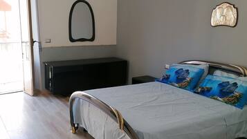 2 Schlafzimmer, BĂŒgeleisen/BĂŒgelbrett, WLAN, BettwĂ€sche