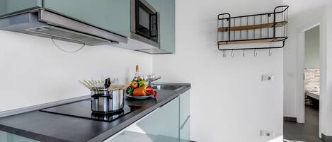 Fridge, microwave, stovetop, electric kettle