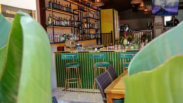 Bar (en la propiedad)