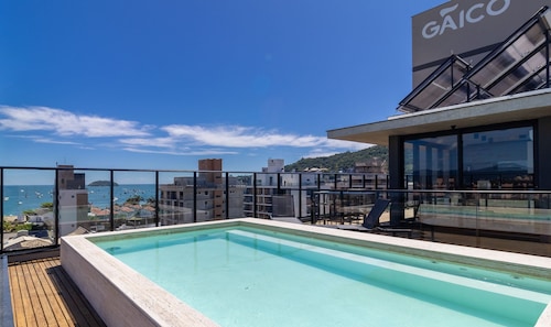 Studios in Building With Swimming Pool in Jurere - SOT