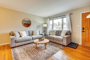 House (3 Bedrooms) | Interior - 10 Mi to Dtwn: Pet-friendly Retreat in Columbus (Columbus)
