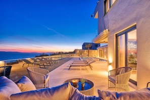 Terrace/patio - Elevated Luxury: Sea Villa Magic View in Podstrana (Podstrana)