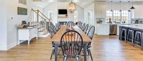 House (5 Bedrooms) | Interior