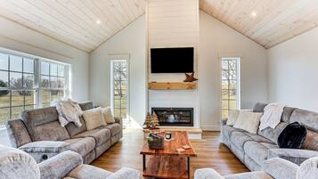 Rumah (5 Bedrooms) | Bagian depan properti