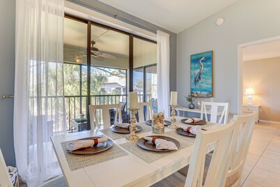 7 Mi to Beach: Condo w/ Pool Access in Bradenton!