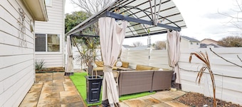 12 Mi to Energy Corridor: Family Home w/ Grill!