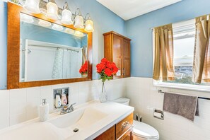 House (3 Bedrooms) | Interior - 3 Mi to Berkshire Mall: Suburban Stay w/ Yard! (Sinking Spring)