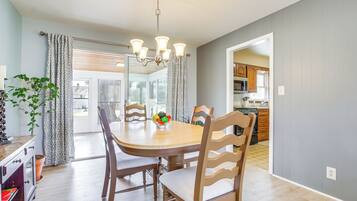 House (3 Bedrooms) | Interior