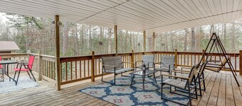 < 1 Mi to Greers Ferry Lake: Dog-friendly Home!