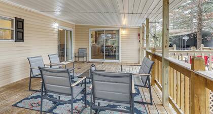 < 1 Mi to Greers Ferry Lake: Dog-friendly Home!