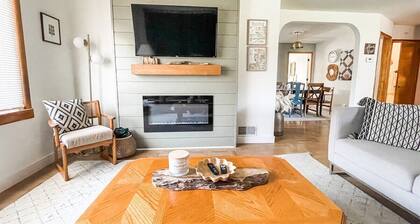 Bluebird Day - Pilot Butte Pad: Spacious 3BR home in Bend, ideal for family getaways.