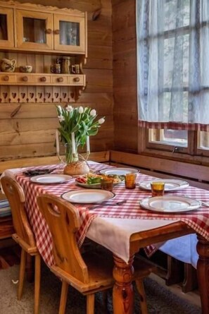 Talo, 3 makuuhuonetta, tupakointi sallittu, parveke | Sisätilat