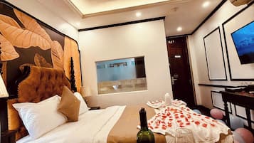 Phòng đôi Deluxe, 1 giường cỡ queen, ban công, quang cảnh thành phố | Bộ trải giường bằng vải cotton Ai Cập, bộ đồ giường cao cấp
