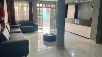 Quầy tiếp tân