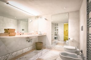 Apartment | 1 bedroom, Internet - New Sophisticated Rome Apartment in the Heart of the Historic Ghetto of Rome (Rome)
