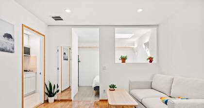 Scenic Retreat With Deck Stunning Views in LA