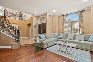 Hus | 5 soverom og internett