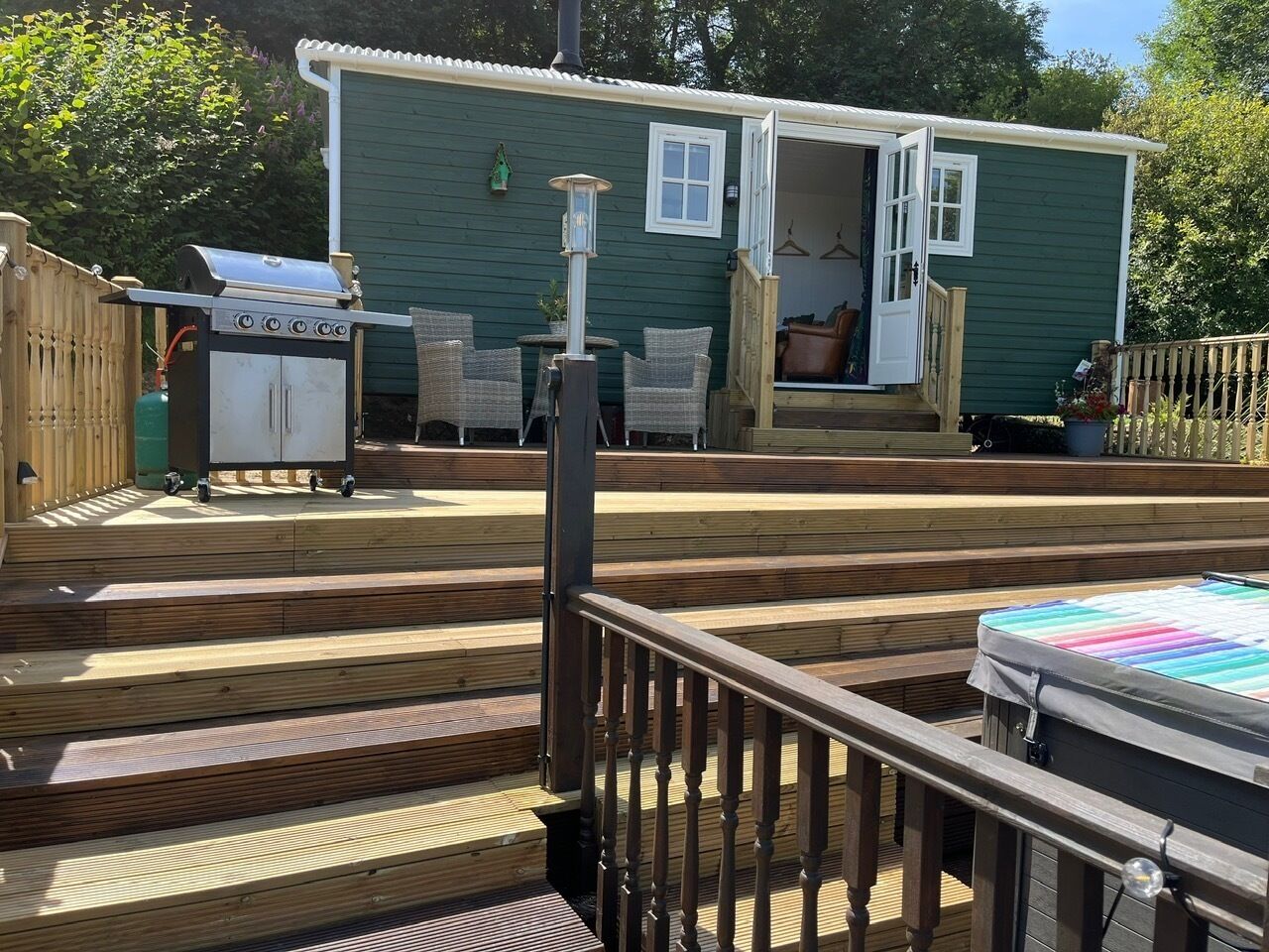 Cabin, Hill View | Iron/ironing board, free WiFi, bed sheets