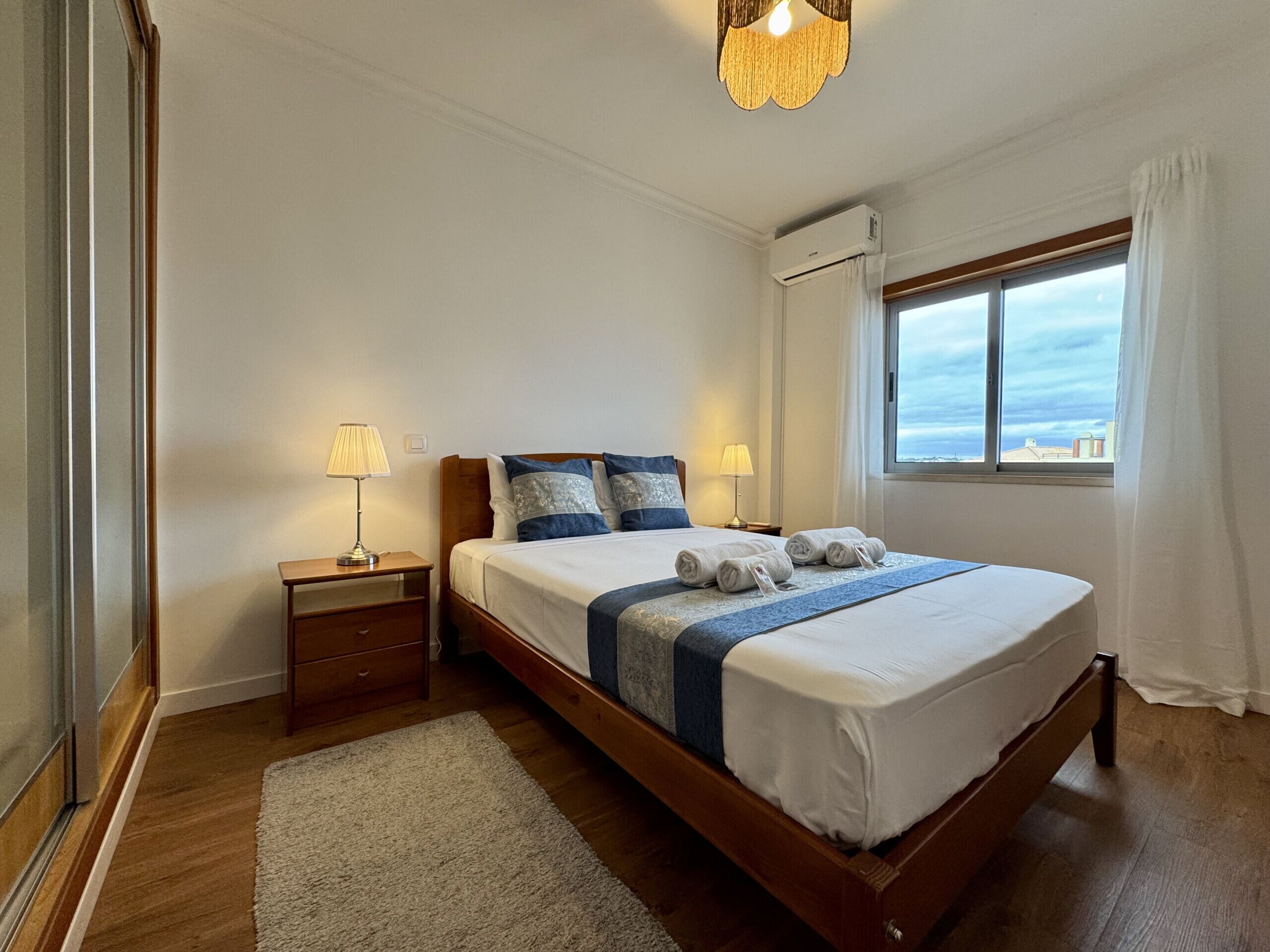 1 bedroom, bed sheets