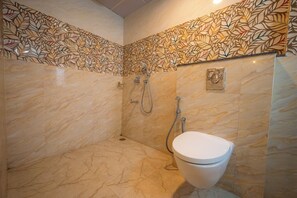 Bathroom - Hotel Marine (Varanasi)