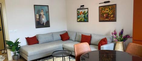 Appartement Confort, balcon, vue sur la ville | Aire de séjour