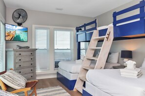 4 bedrooms, iron/ironing board, free WiFi, bed sheets - 🌊Beachfront Home with Decks and Views Galore🐾Pet Friendly🐾Sea Forever🌊 (Indian Pass)