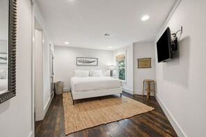 4 bedrooms, free WiFi, bed sheets - Holiday Availability! Private Pool! 5 Bikes! Putting Green! Peloton! Elevator! (Santa Rosa Beach)