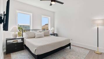 House, 6 Bedrooms | 6 bedrooms, iron/ironing board, free WiFi